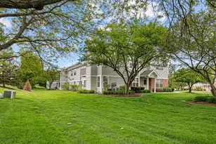 2936 Heatherwood Dr, Schaumburg, IL 60194 - Photo 22