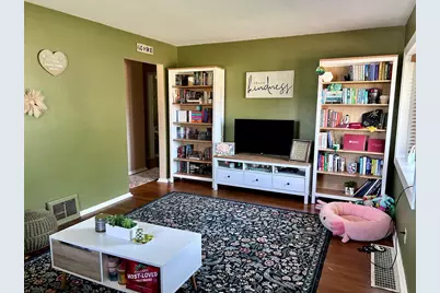 2208 W Vernon Court, Peoria, IL 61604 - Photo 2
