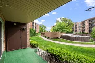 1103 S Hunt Club Dr, Mount Prospect, IL 60056 - Photo 16