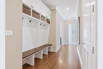 4802 N Bell Avenue #201, Chicago, IL 60625 - Photo 2
