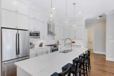 4802 N Bell Avenue #201, Chicago, IL 60625 - Photo 8