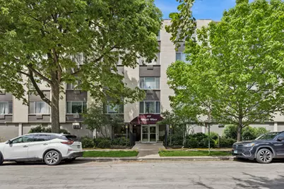 201 S Maple Avenue #106, Oak Park, IL 60302 - Photo 1
