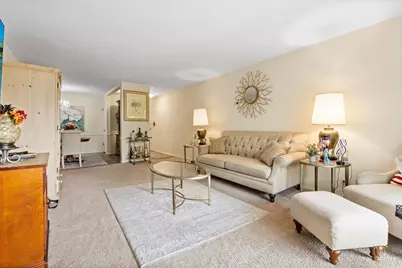 20A Kingery Quarter #201, Willowbrook, IL 60527 - Photo 6