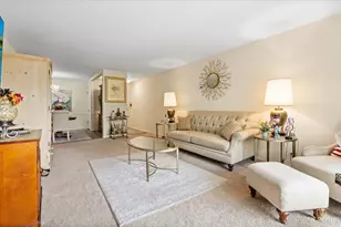 20A Kingery Quarter, Willowbrook, IL 60527 - Photo 6