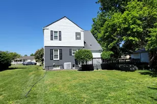 128 N Indiana Ave, Salem, IL 62881 - Photo 34