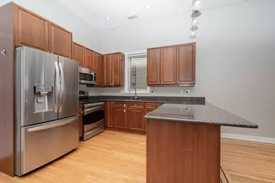 930 W Cuyler Avenue #3R, Chicago, IL 60613 - Photo 4