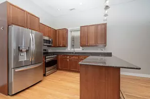930 W Cuyler Ave, Chicago, IL 60613 - Photo 4