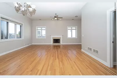 930 W Cuyler Avenue #3R, Chicago, IL 60613 - Photo 2