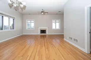 930 W Cuyler Ave, Chicago, IL 60613 - Photo 2