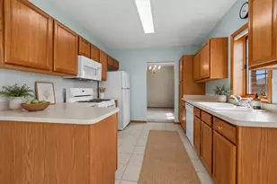 13129 Forest Ridge Dr, Palos Heights, IL 60463 - Photo 6