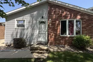 1538 Hunt Dr, Normal, IL 61761 - Photo 2