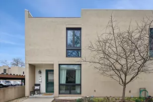 20 Oak Tree Ct, Elmhurst, IL 60126 - Photo 1