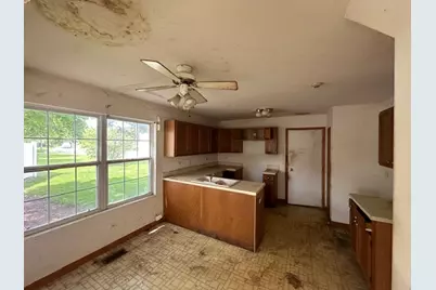 1942 Town Drive, Naperville, IL 60565 - Photo 6