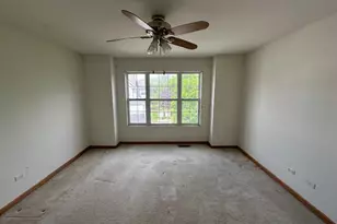 1942 Town Dr, Naperville, IL 60565 - Photo 16