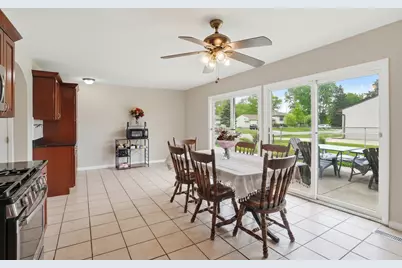1402 Cynthia Lane, Hanover Park, IL 60133 - Photo 6