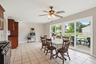 1402 Cynthia Ln, Hanover Park, IL 60133 - Photo 6