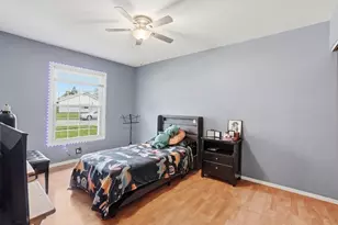 1402 Cynthia Ln, Hanover Park, IL 60133 - Photo 12