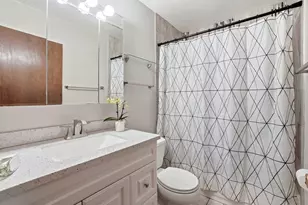 1402 Cynthia Ln, Hanover Park, IL 60133 - Photo 10