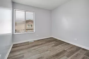 7557 Bristol Ln, Hanover Park, IL 60133 - Photo 10