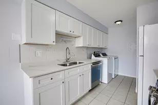 7557 Bristol Ln, Hanover Park, IL 60133 - Photo 4