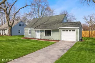 1412 W Broadview Ave, Crete, IL 60417 - Photo 2