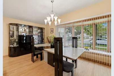 9437 N Lockwood Avenue, Skokie, IL 60077 - Photo 6
