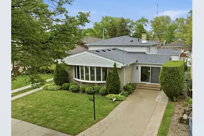 9437 N Lockwood Avenue, Skokie, IL 60077 - Photo 2