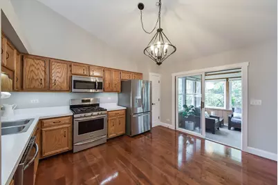 2067 Childs Court, Wheaton, IL 60187 - Photo 4