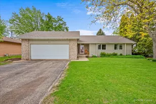 915 S 8th St, Dekalb, IL 60115 - Photo 24