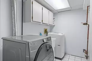 915 S 8th St, Dekalb, IL 60115 - Photo 22