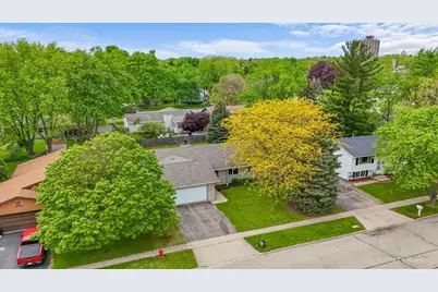 915 S 8th Street, Dekalb, IL 60115 - Photo 32
