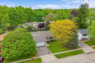 915 S 8th St, Dekalb, IL 60115 - Photo 32