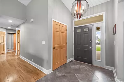 915 S 8th Street, Dekalb, IL 60115 - Photo 2