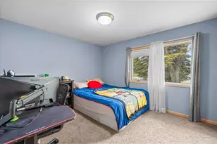 915 S 8th St, Dekalb, IL 60115 - Photo 12
