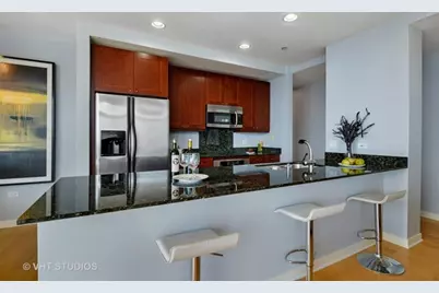 737 W Washington Boulevard #2508, Chicago, IL 60661 - Photo 2