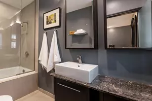 808 W Buckingham Pl, Chicago, IL 60657 - Photo 28