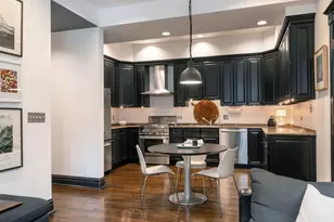 808 W Buckingham Pl, Chicago, IL 60657 - Photo 16