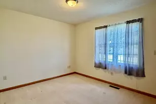 901 E 21st St, Sterling, IL 61081 - Photo 12