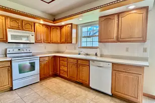 901 E 21st St, Sterling, IL 61081 - Photo 8