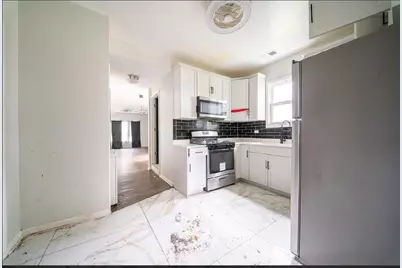8942 S Baltimore Avenue, Chicago, IL 60617 - Photo 8