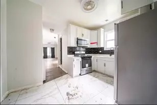 8942 S Baltimore Ave, Chicago, IL 60617 - Photo 8