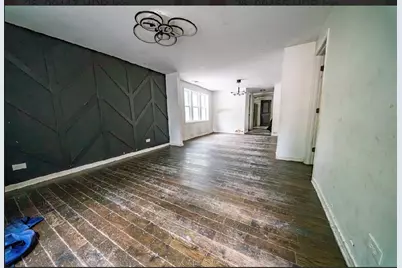 8942 S Baltimore Avenue, Chicago, IL 60617 - Photo 2