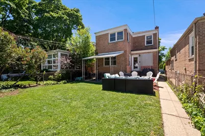 2504 W Jarvis Avenue, Chicago, IL 60645 - Photo 20