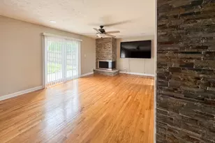 3207 Sunnyside Dr, Rockford, IL 61114 - Photo 8