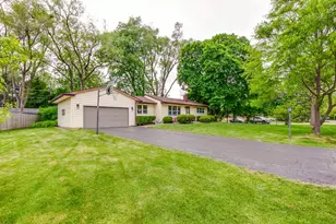 1284 Deerfield Pl, Highland Park, IL 60035 - Photo 2