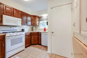1284 Deerfield Pl, Highland Park, IL 60035 - Photo 12