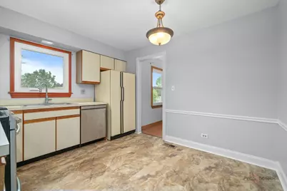 1255 W Dexter Lane, Hoffman Estates, IL 60169 - Photo 6