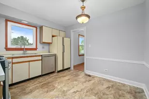 1255 W Dexter Ln, Hoffman Estates, IL 60169 - Photo 6