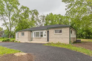 1055 N Bluebonnet Ln, Hoffman Estates, IL 60169 - Photo 34