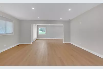 1055 N Bluebonnet Lane, Hoffman Estates, IL 60169 - Photo 18